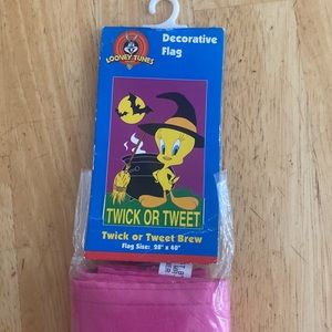 Tweety Bird large twick or tweet Halloween flag 22x28 or use as table runner NWT